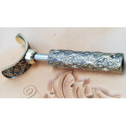 https://leatherstampstools.com/369-home_default/tools-for-learher-craft-swivel-knife-gothic.jpg
